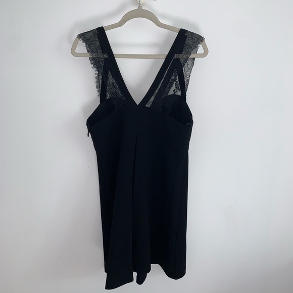 Black lace bcbg dress - Picture 3 of 4
